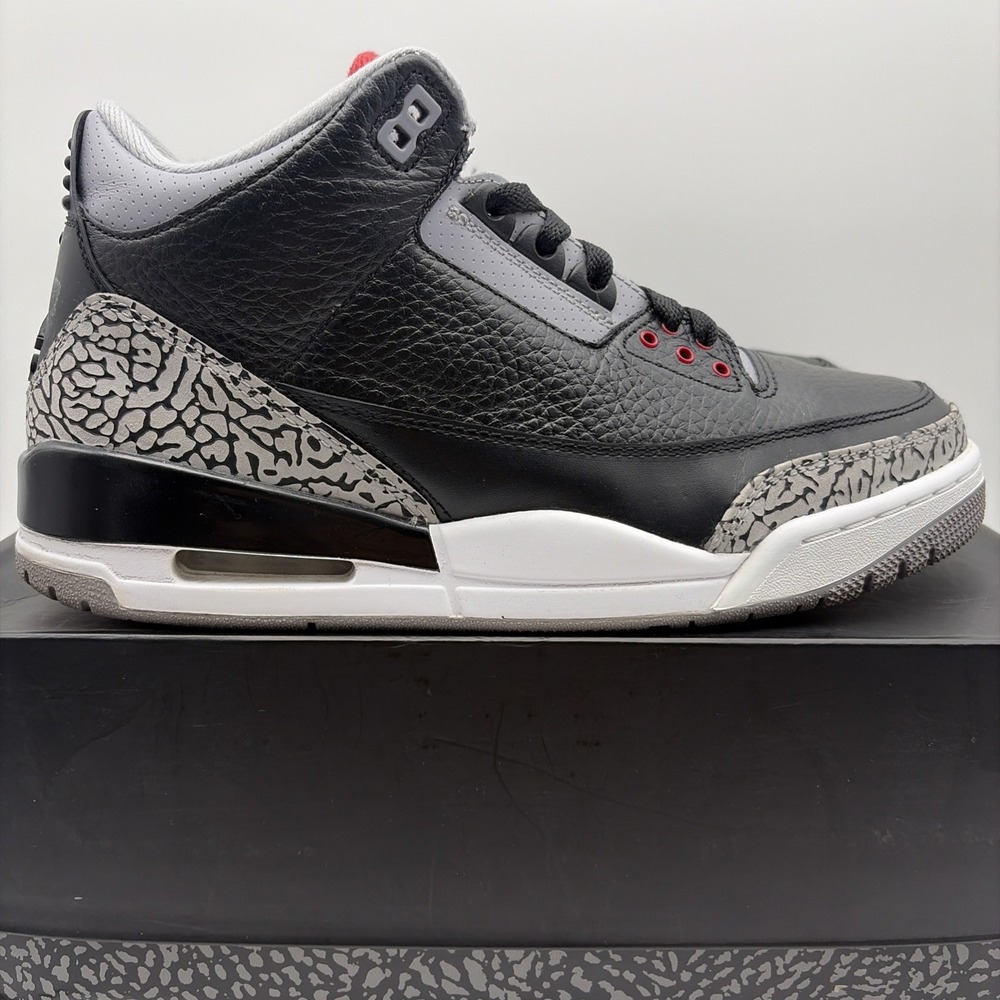 Size 9 - Jordan 3 Retro release 2011 (136064-010)